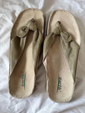 Earth khaki Leather Knot Toe Women's Sandals size 10